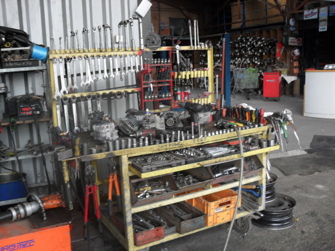 Auto Destruction - Photo 4