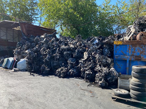 AJ AUTO DEMOLITION - Photo 5