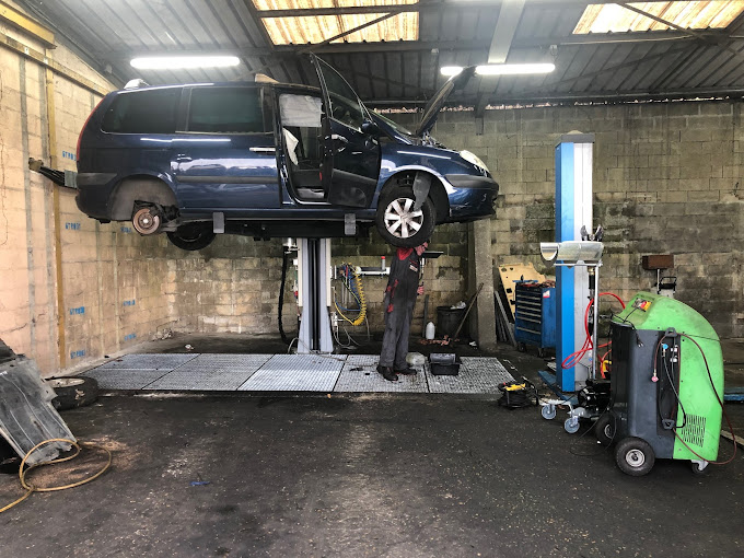 Garage Saint Clair - Photo 2