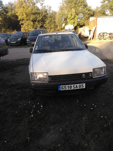 Carzat Auto Demolition - Photo 2