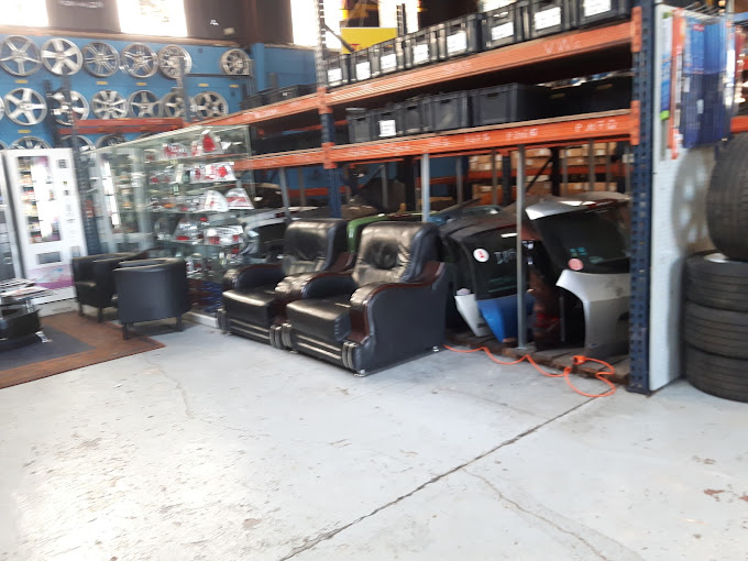 Société d'Exploitation de Véhicules Accidentés - Photo 5